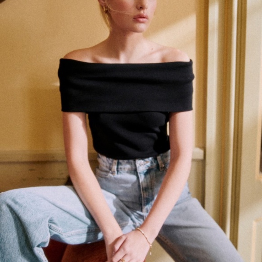 Sezane NWT Jared Top black